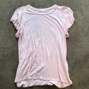 Dusty pink T-shirt.